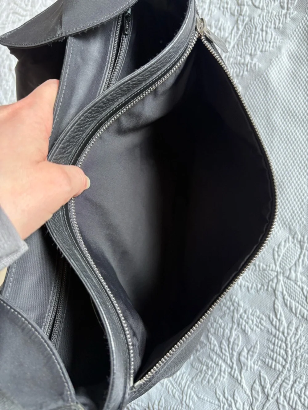 Tag Heuer Crossbody messenger bag pebbled leather luxury black Men’s